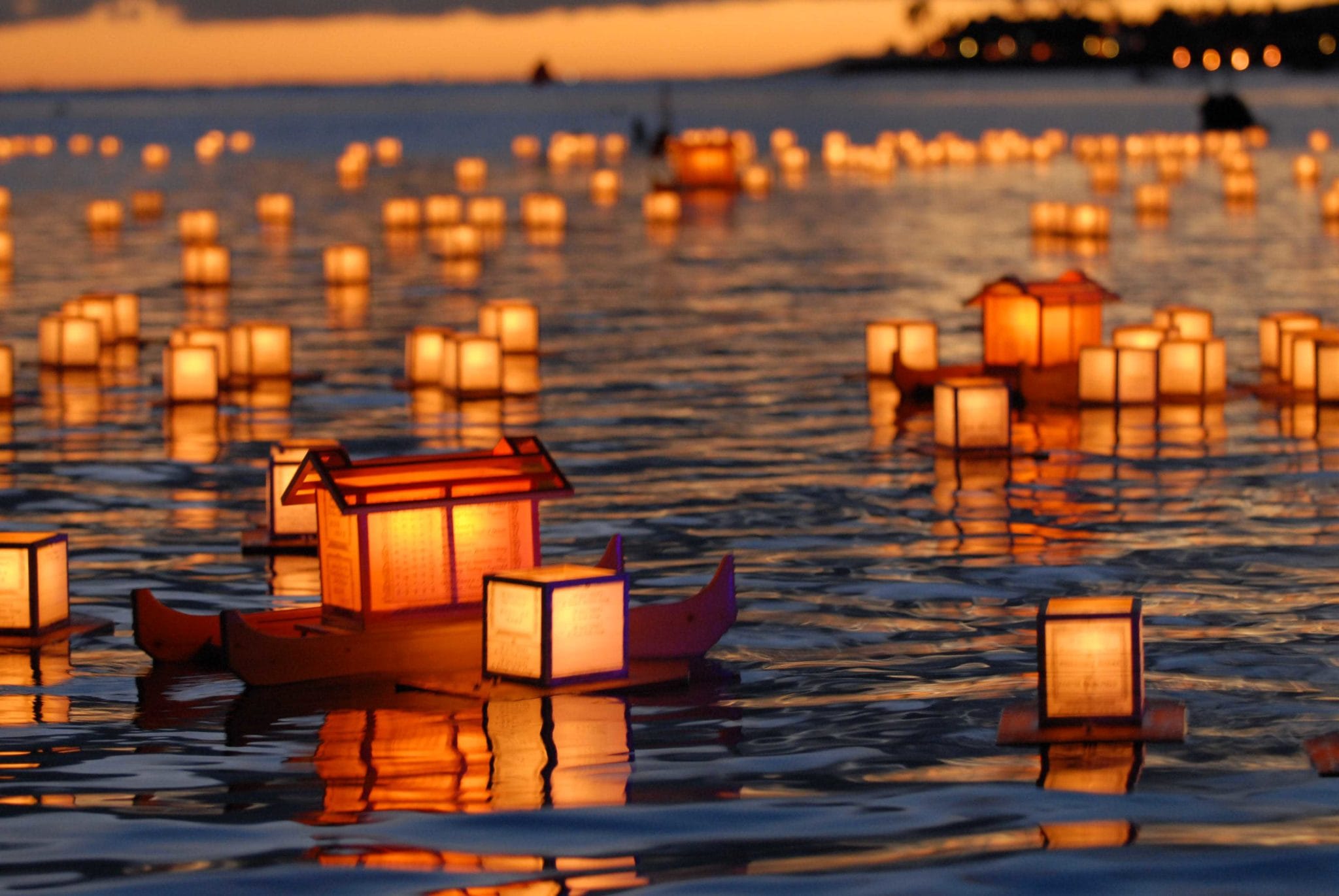 Video Shinnyoen's annual Lantern Floating Ceremony Lion's Roar