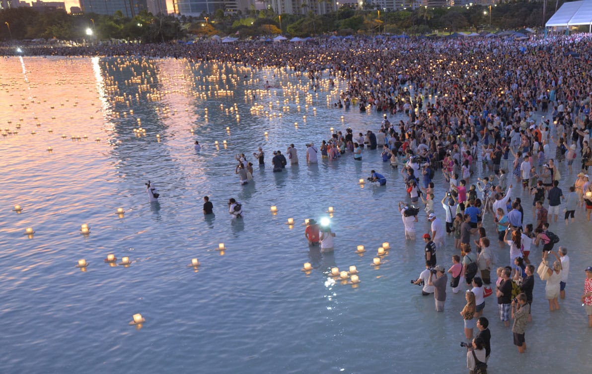 shinnyo en memorial day lantern floating honolulu hawaii