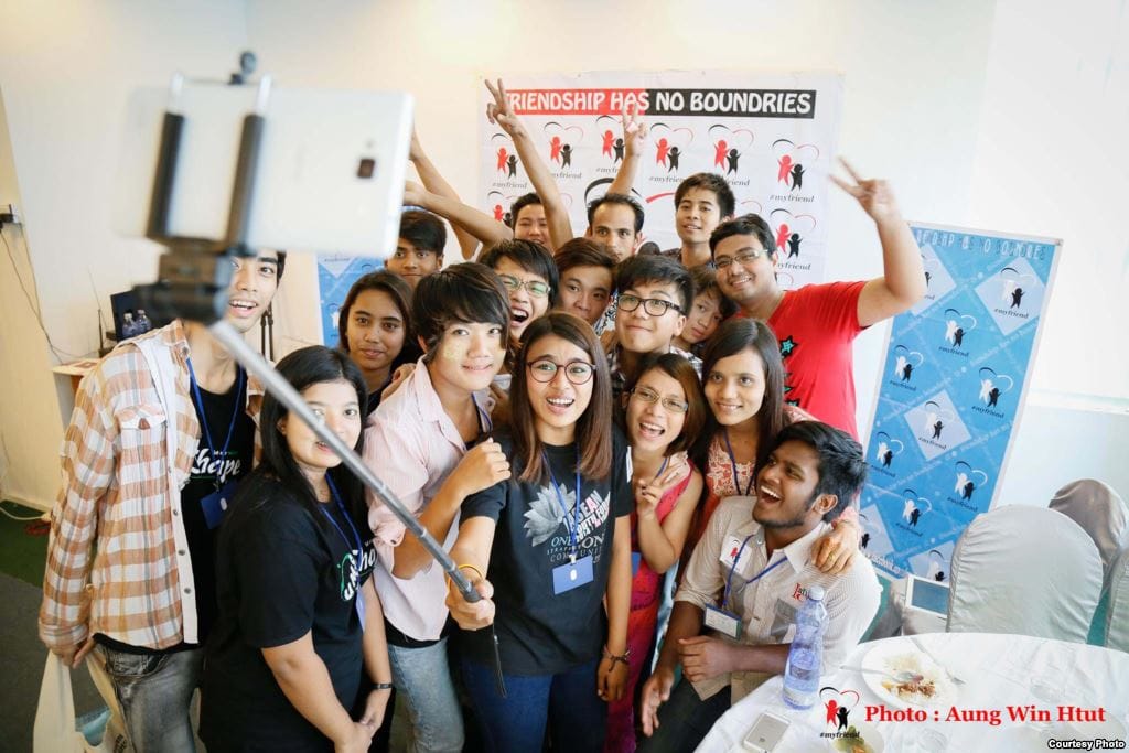 burma, teens, selfies, religion, buddhist, muslim , lion's roar, news