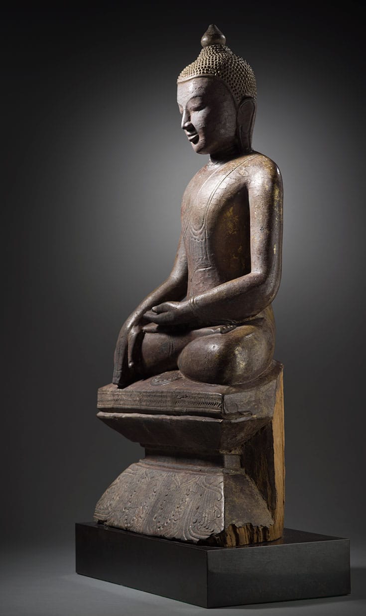 Buddha shakyamuni sculpture in wood and lacquer.