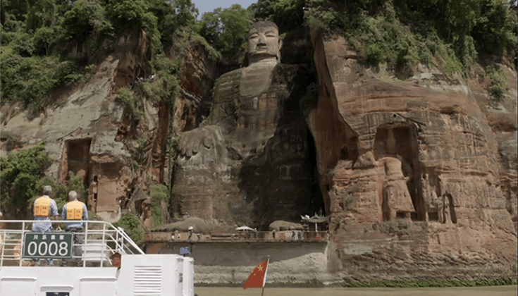 Bourdain and Ripert visit the Leshan Giant Buddha.