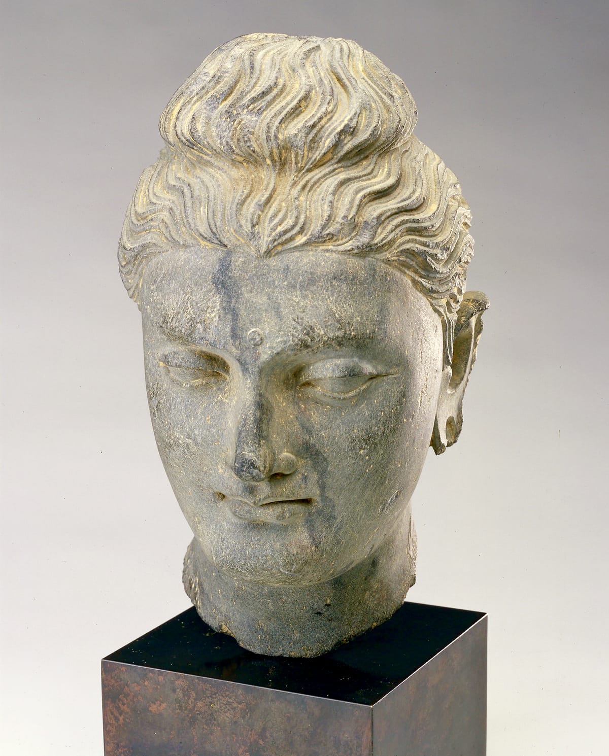 Sculpture of a Buddha head.