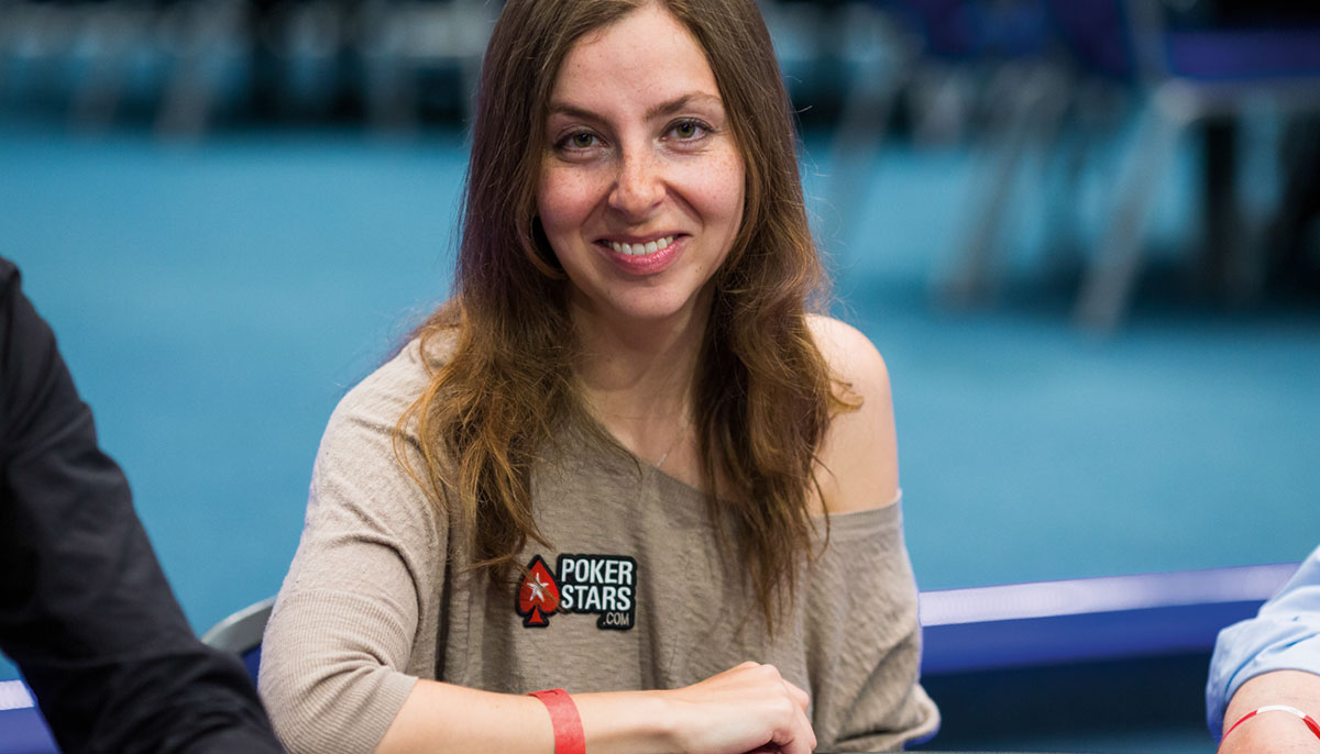 Photo of Maria Konnikova smiling