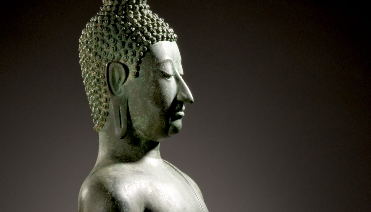 Buddha shakyamuni sculpture sitting in meditation.